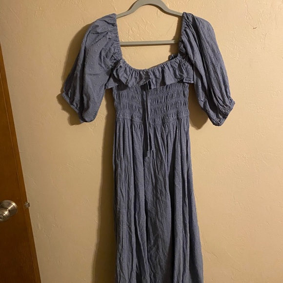 Puffed Sleeve Smocked MIDI dress - Picture 2 of 3